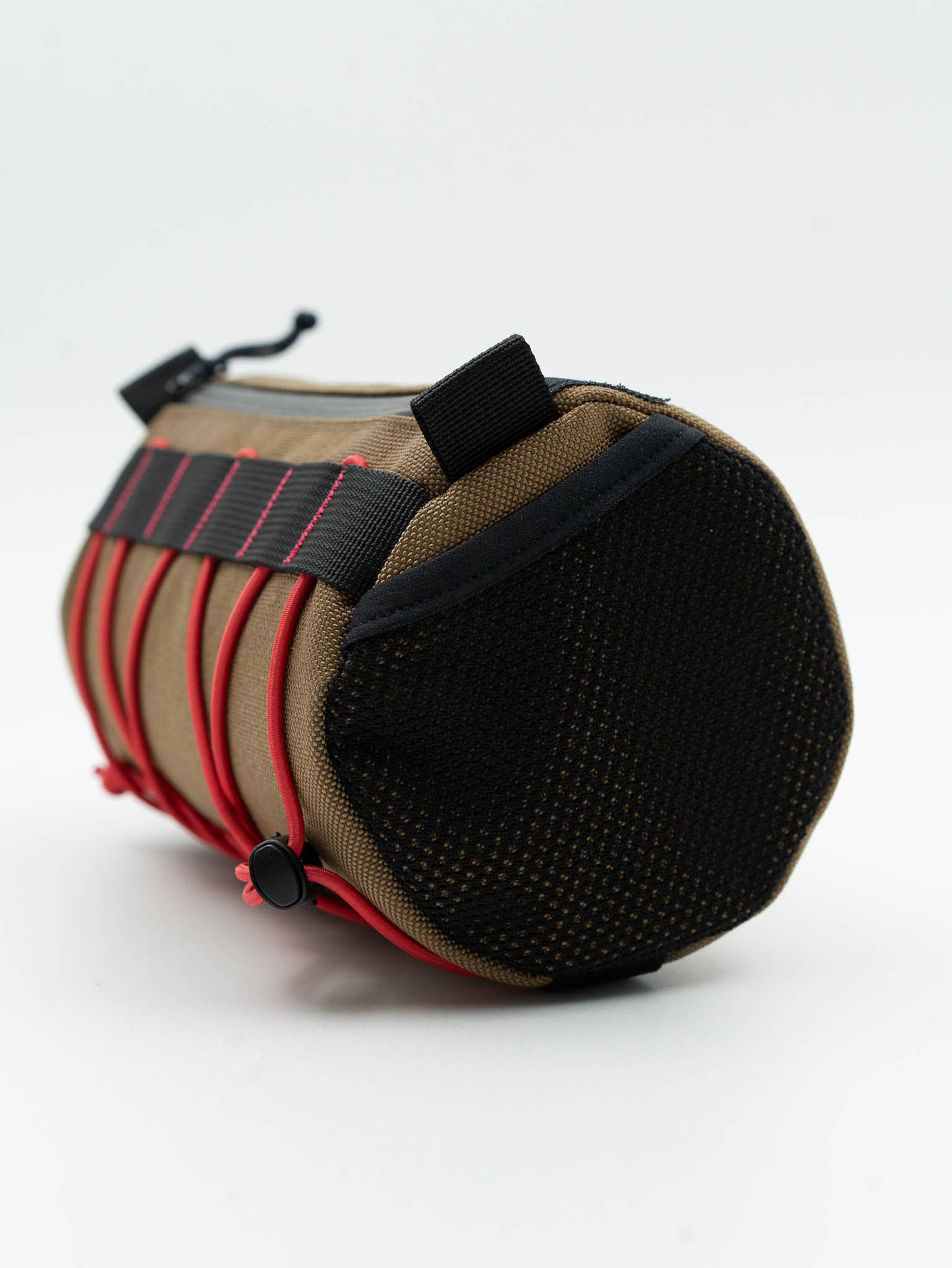 Side mesh pockets