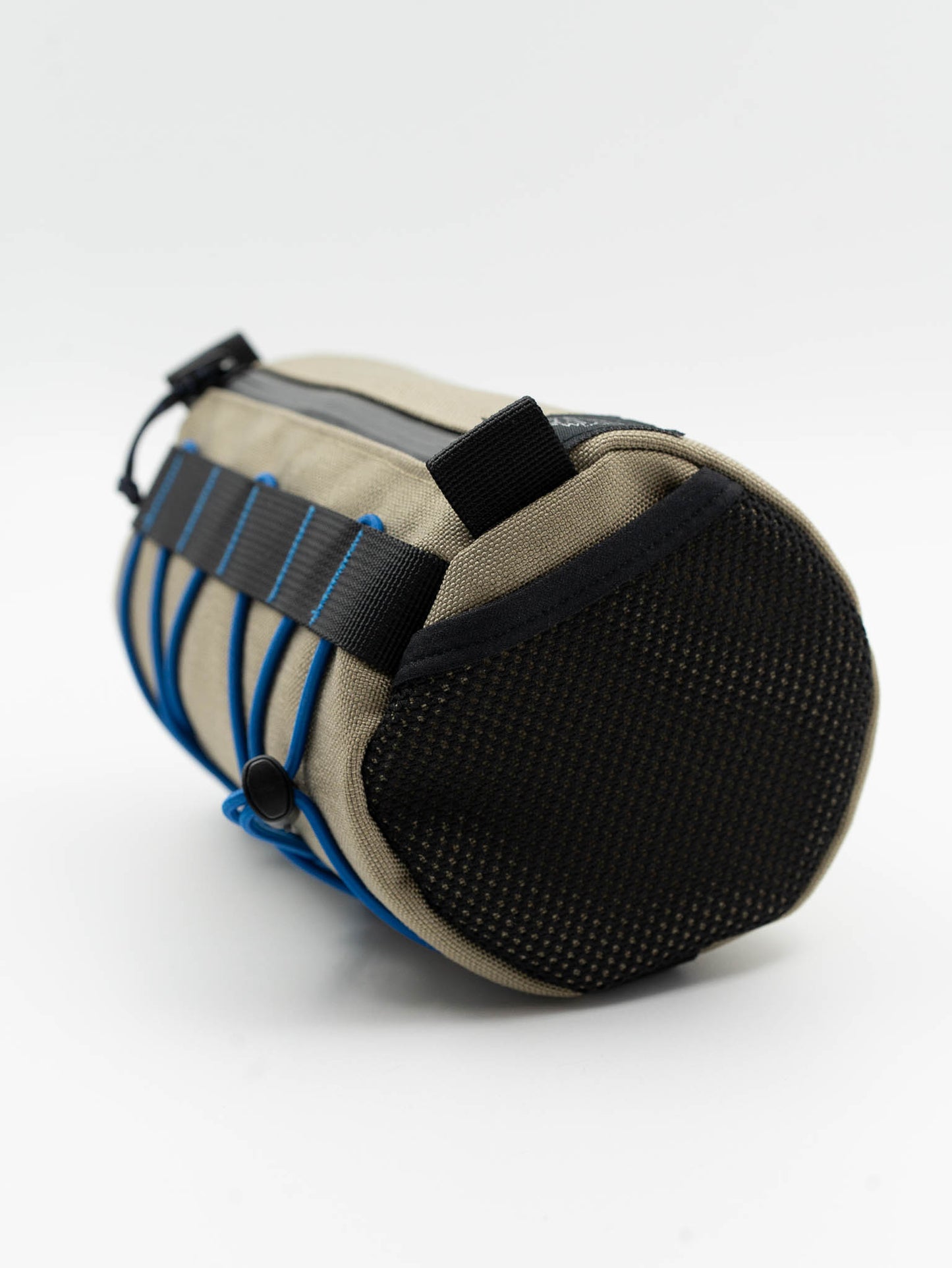 Side mesh pocket